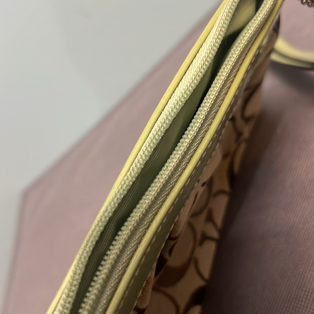 Coach signature brown, green leather trim wristlet - Picture 14 of 15